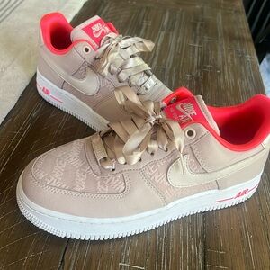 Nike Air Force 1 '07 Low
Fossil Stone (Women's)